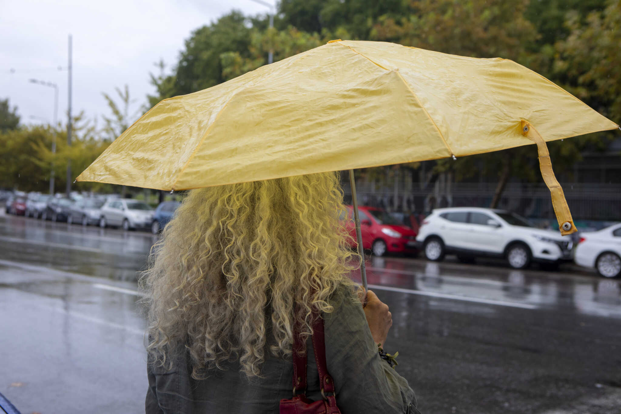 Καιρός σήμερα: Βροχές, καταιγίδες και μικρή πτώση της θερμοκρασίας – Ποιες περιοχές θα δεχθούν τα εντονότερα φαινόμενα