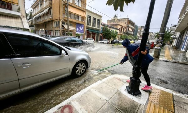 Κακοκαιρία: Καταιγίδες και πτώση της θερμοκρασίας στη χώρα μέχρι την Τετάρτη – Οι περιοχές στο «κόκκινο»