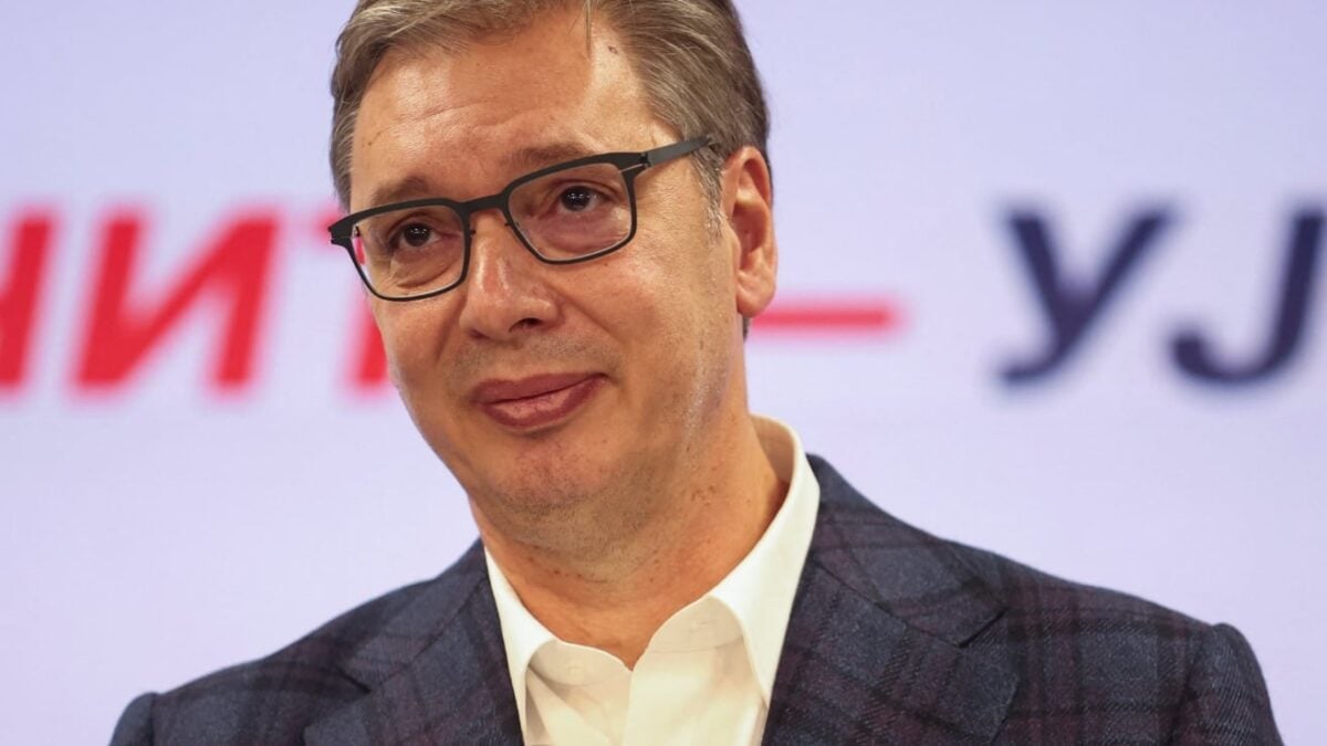 Εκλογές στη Σερβία: Ο Βούτσιτς παραδέχτηκε την ήττα του κόμματός του και έδωσε προβάδισμα 135-140 εδρών στη Φοιτητική Λίστα 1 Εκλογές στη Σερβία: Ο Βούτσιτς παραδέχτηκε την ήττα του κόμματός του και έδωσε προβάδισμα 135-140 εδρών στη Φοιτητική Λίστα