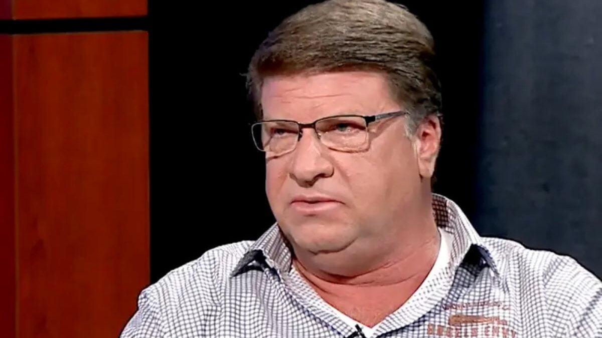 ΗΠΑ: Παραγωγός μπέρμπον κατηγορείται ότι βιντεοσκοπούσε κρυφά συγγενείς του – Απομακρύνθηκε από τη θέση του CEO 1 ΗΠΑ: Παραγωγός μπέρμπον κατηγορείται ότι βιντεοσκοπούσε κρυφά συγγενείς του – Απομακρύνθηκε από τη θέση του CEO
