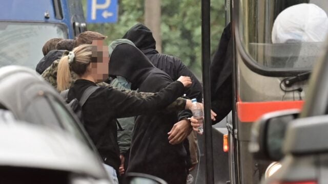 «Χωριάτικο»: Τρεις προφυλακίστηκαν και τέσσερις αφέθηκαν ελεύθεροι με όρους – Ο Άγγελος Γιαννακόπουλος λέει ότι η υπόθεση αφορά φοροδιαφυγή και εισφοροδιαφυγή και θα πληρώσει μέχρι το τελευταίο ευρώ