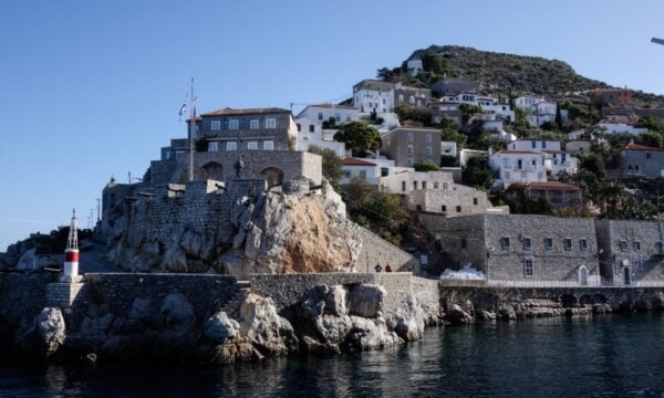 Ελλάδα: Το Condé Nast Traveller την κατατάσσει κορυφαία τουριστική χώρα στον κόσμο για το 2026